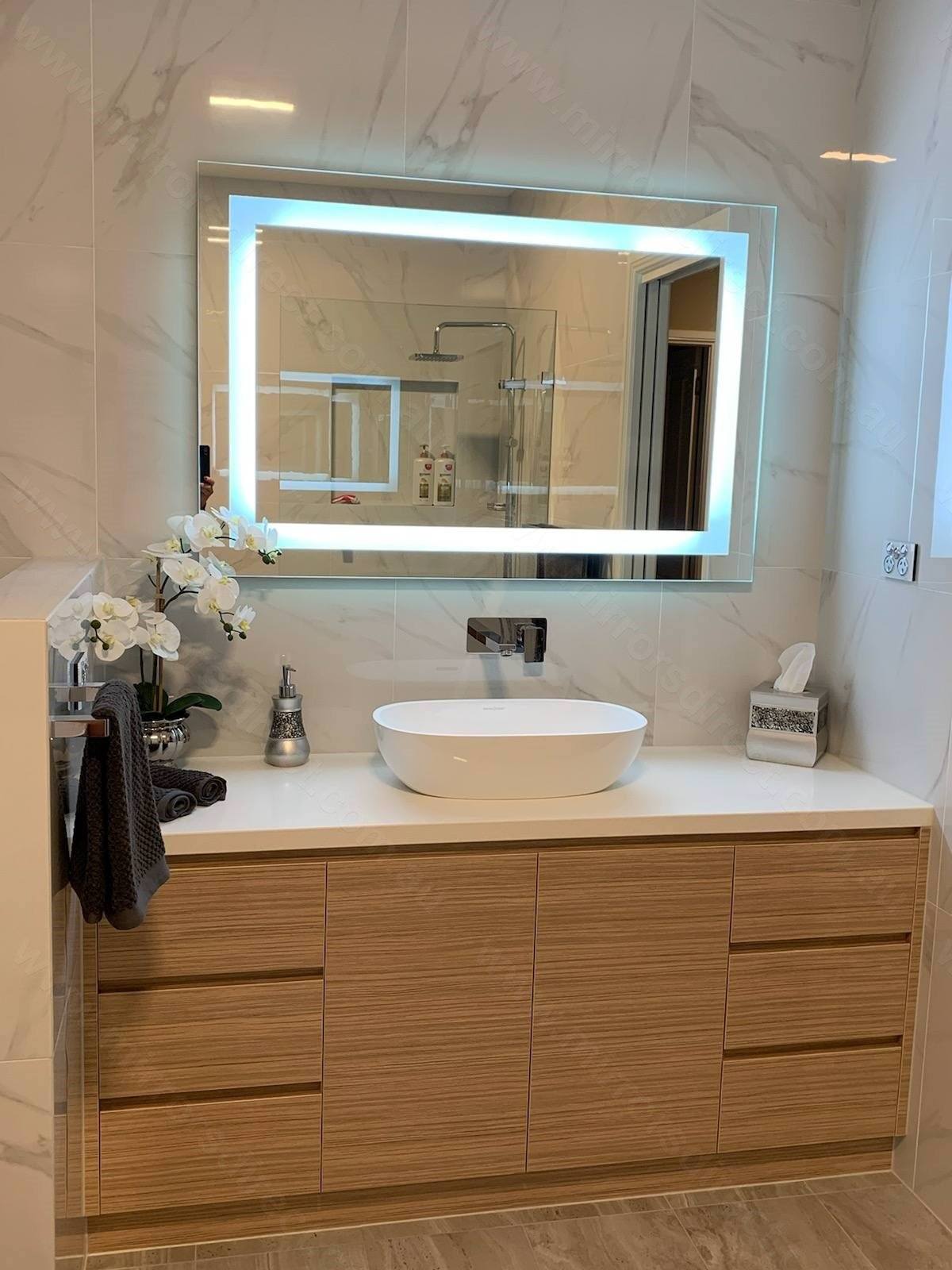 Custom vanity mirror store with lights